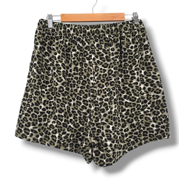 Zenana Women's Leopard Print Lounge Shorts Size L Elastic Waist Drawstring - Picture 2 of 10